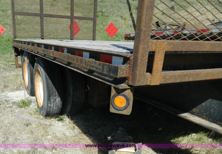 image for item BQ9864 2001 Neville pup trailer