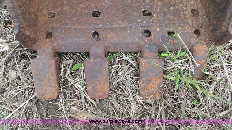 image for item BZ9263 Case 580 backhoe bucket