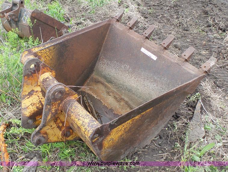 image for item BZ9264 Case 580 backhoe bucket