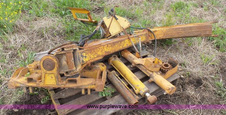 image for item BZ9267 Case Davis SD100 backhoe attachment