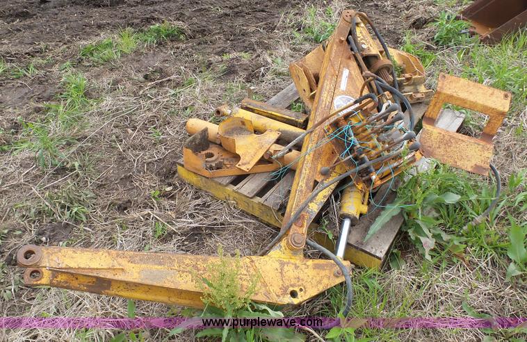 image for item BZ9267 Case Davis SD100 backhoe attachment
