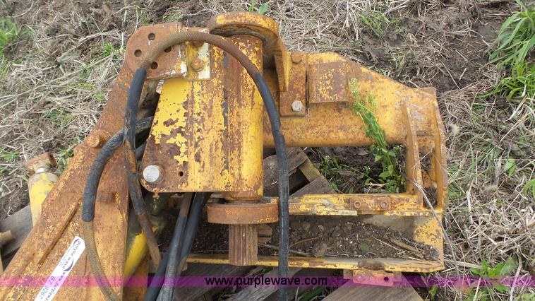 image for item BZ9267 Case Davis SD100 backhoe attachment
