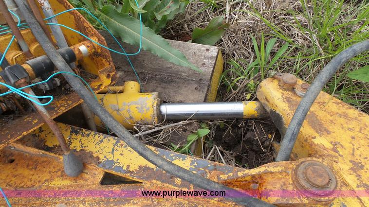 image for item BZ9267 Case Davis SD100 backhoe attachment