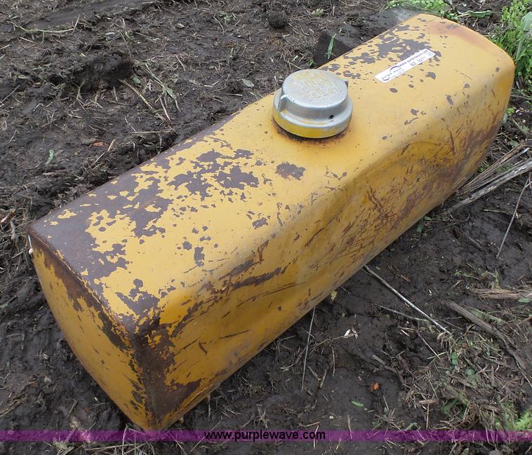 image for item BZ9271 Caterpillar D4 dozer fuel tank