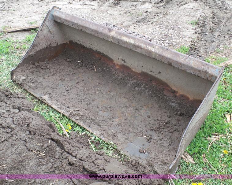 image for item BZ9272 Skid steer bucket