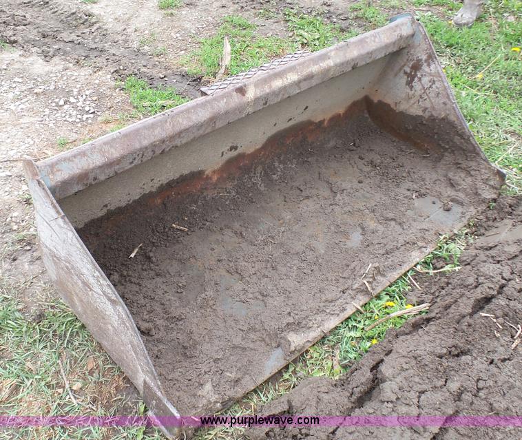 image for item BZ9272 Skid steer bucket