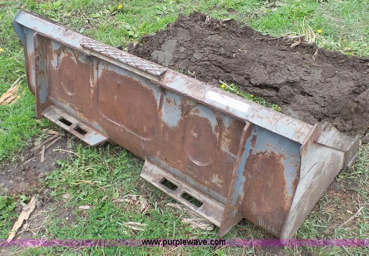 image for item BZ9272 Skid steer bucket
