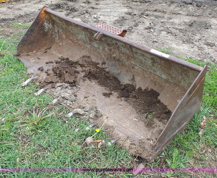image for item BZ9273 Skid steer bucket