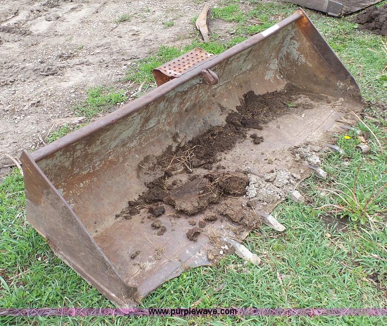 image for item BZ9273 Skid steer bucket