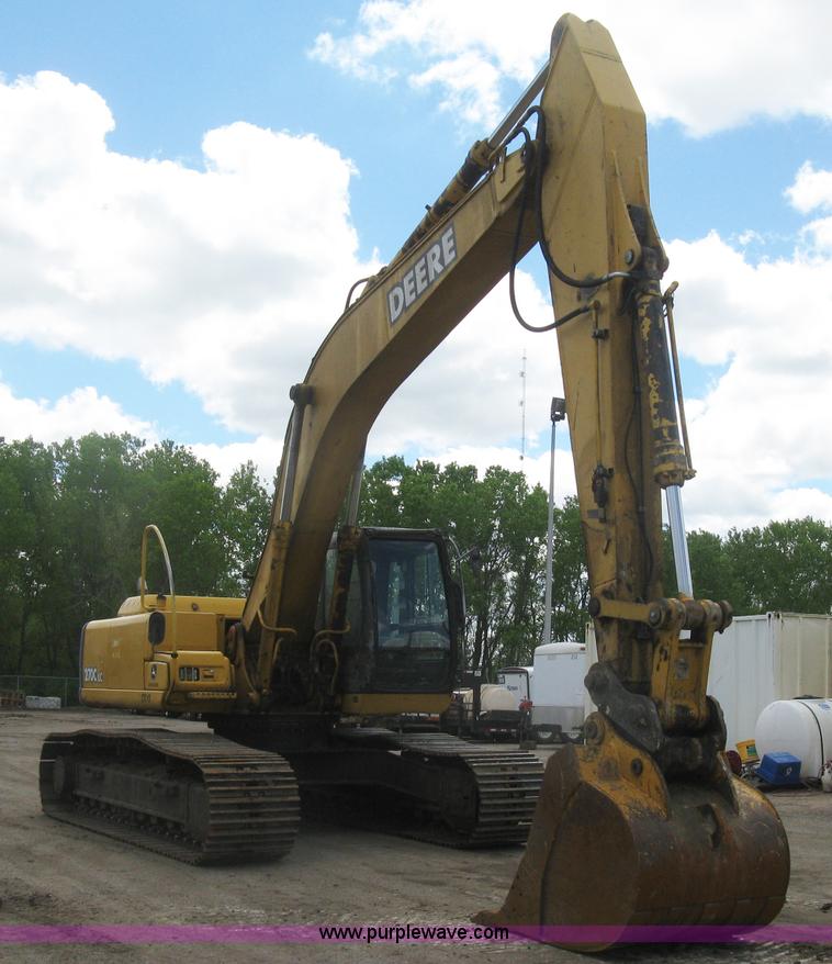 image for item J2815 2003 John Deere 270C LC excavator