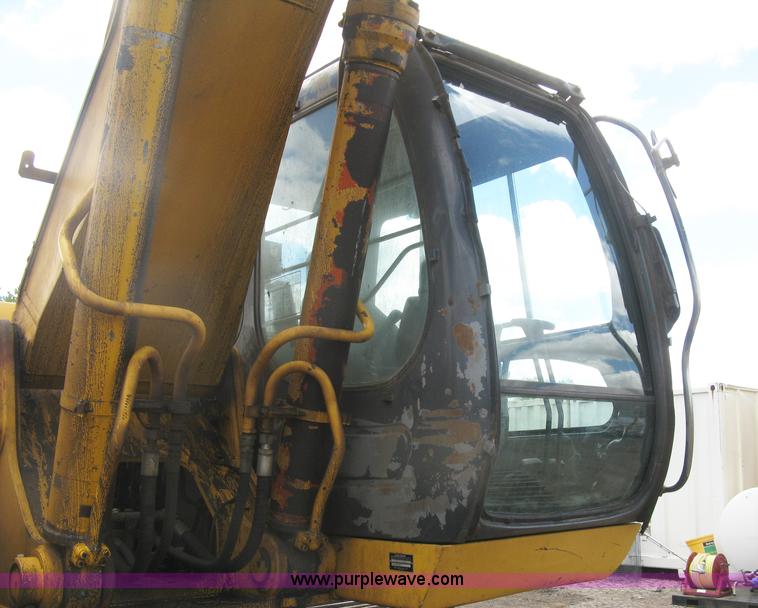 image for item J2815 2003 John Deere 270C LC excavator