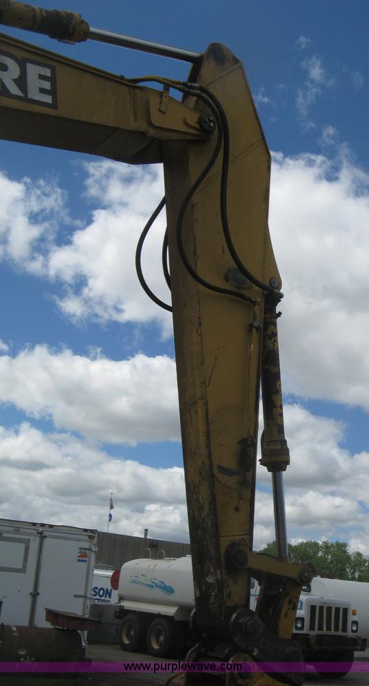 image for item J2815 2003 John Deere 270C LC excavator