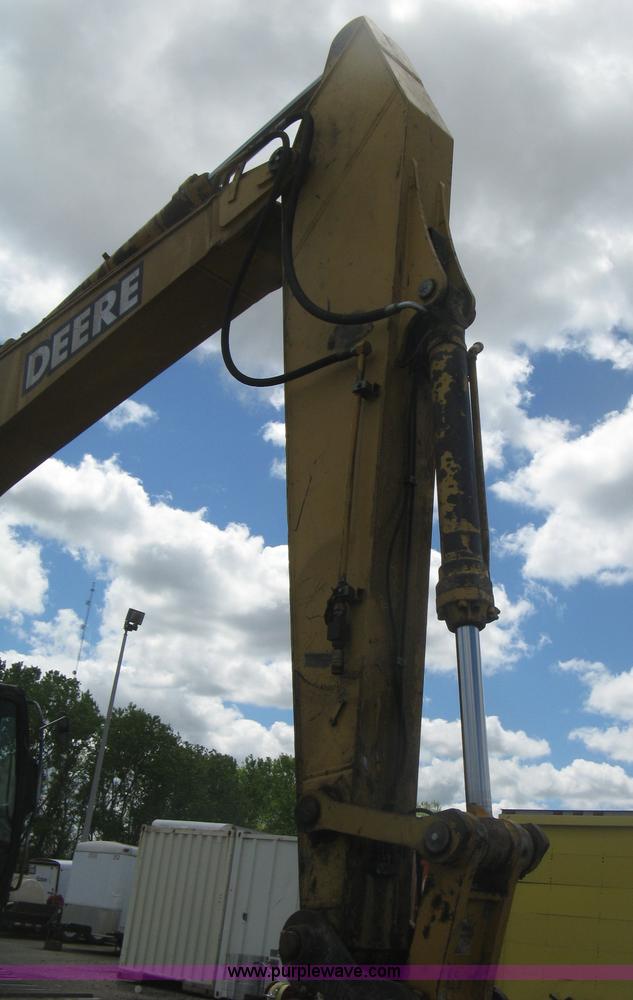 image for item J2815 2003 John Deere 270C LC excavator