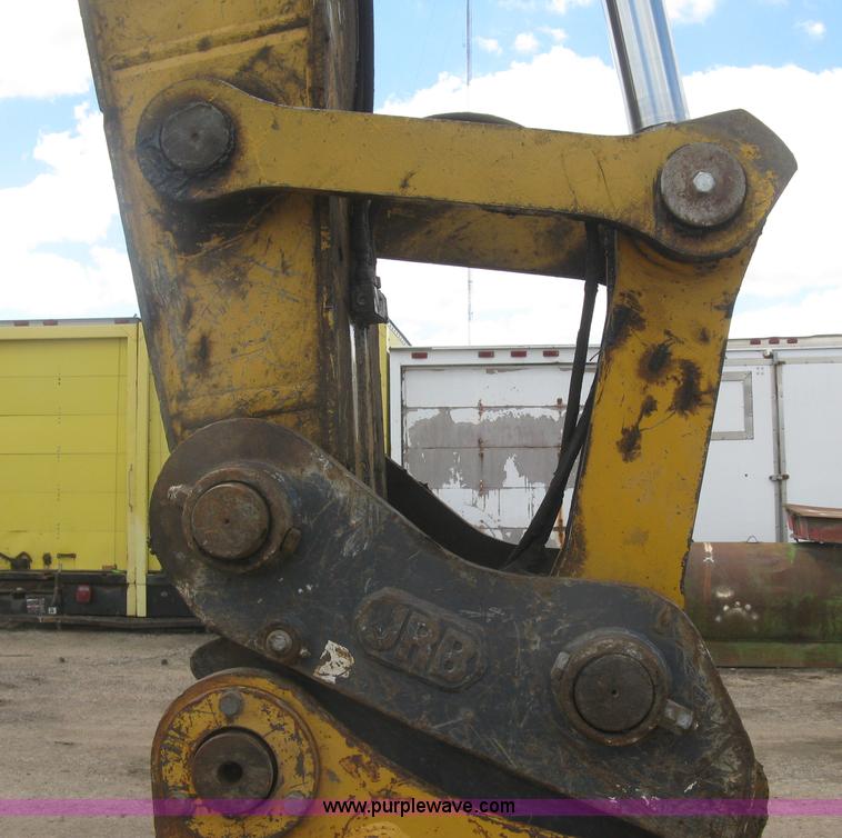 image for item J2815 2003 John Deere 270C LC excavator