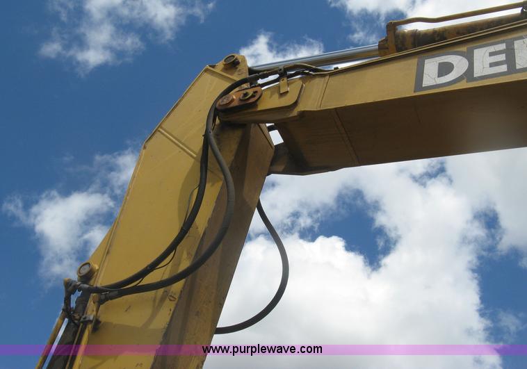 image for item J2815 2003 John Deere 270C LC excavator