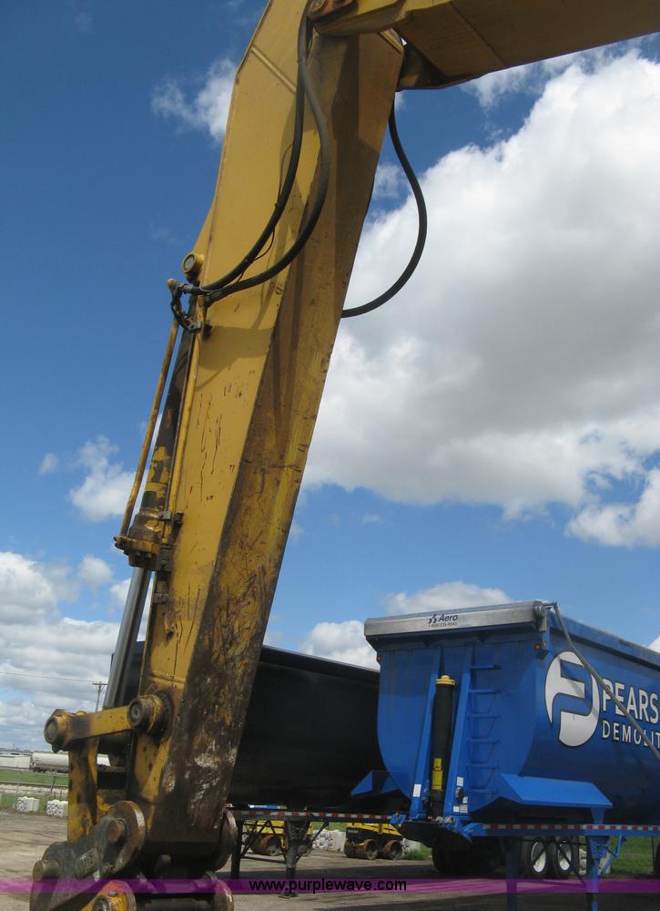 image for item J2815 2003 John Deere 270C LC excavator