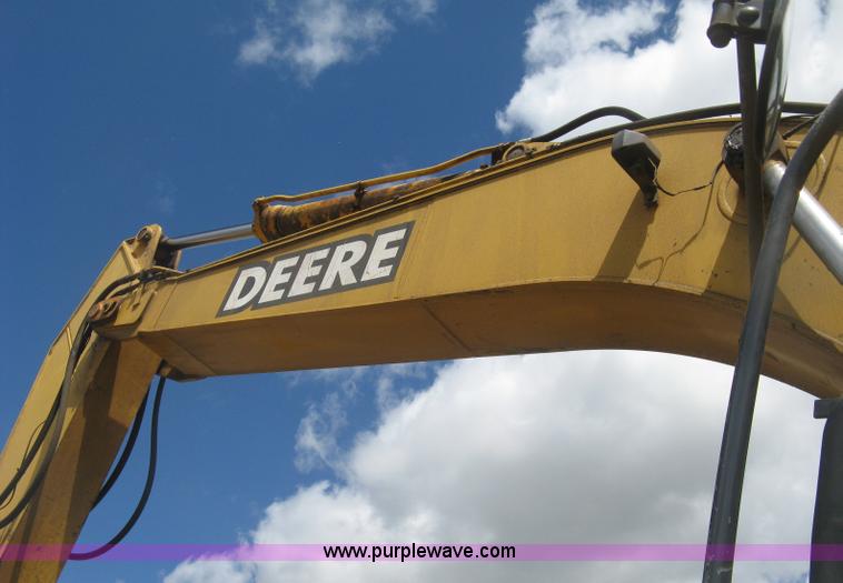 image for item J2815 2003 John Deere 270C LC excavator