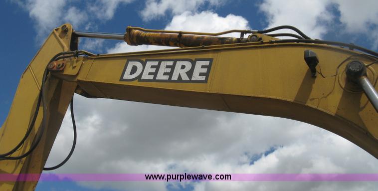 image for item J2815 2003 John Deere 270C LC excavator