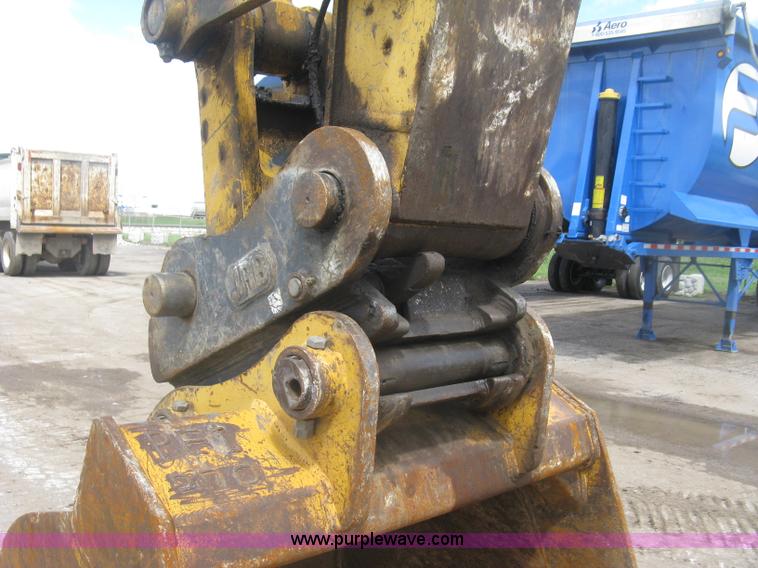 image for item J2815 2003 John Deere 270C LC excavator