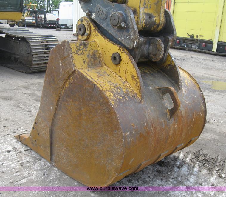 image for item J2815 2003 John Deere 270C LC excavator