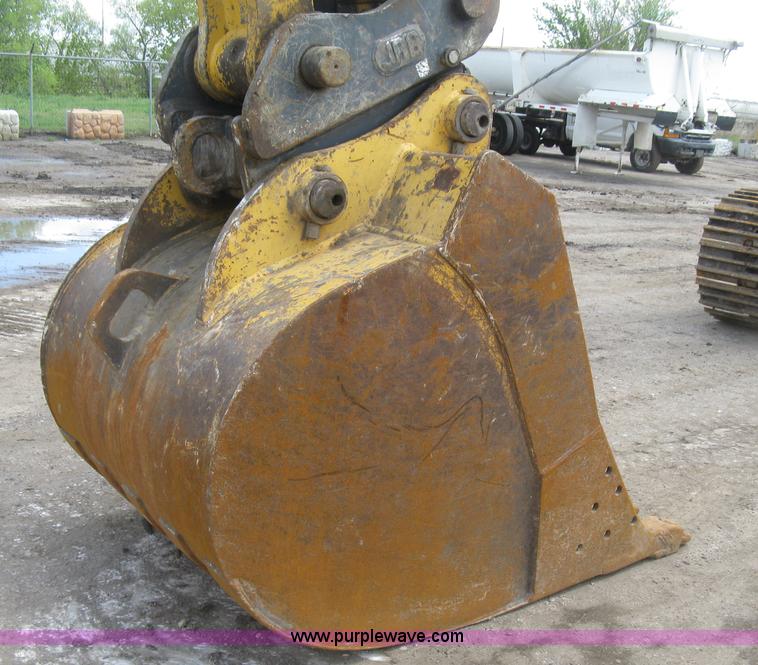 image for item J2815 2003 John Deere 270C LC excavator