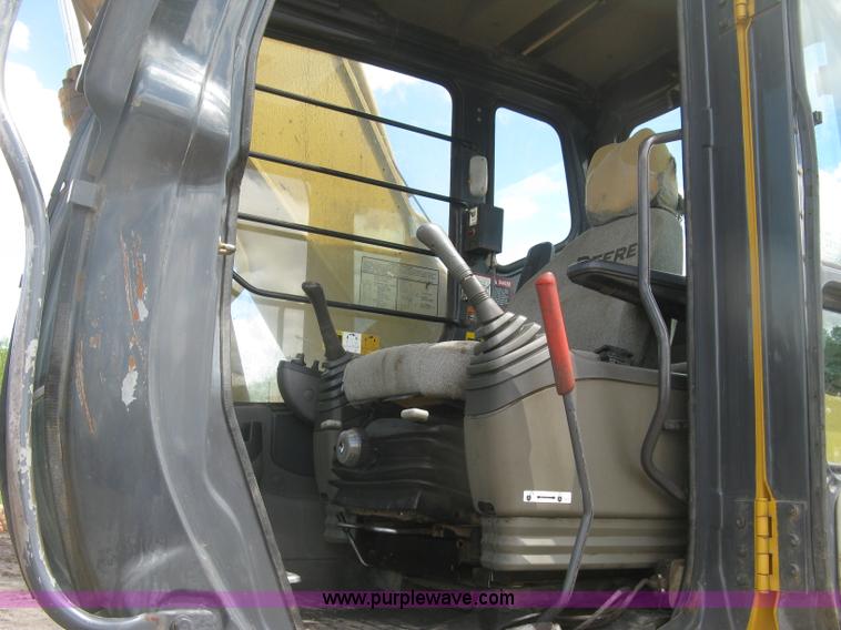 image for item J2815 2003 John Deere 270C LC excavator