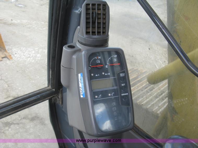image for item J2815 2003 John Deere 270C LC excavator