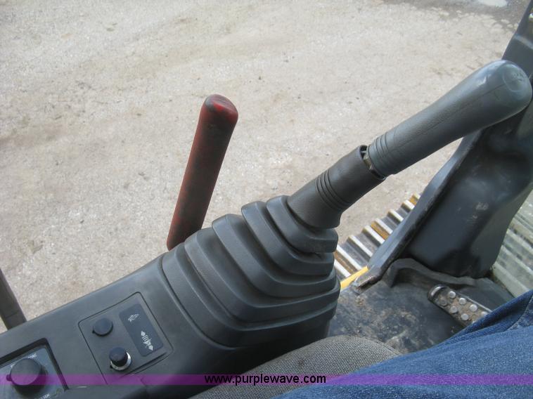 image for item J2815 2003 John Deere 270C LC excavator