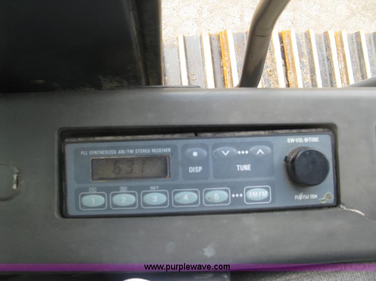 image for item J2815 2003 John Deere 270C LC excavator