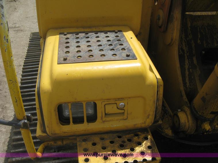 image for item J2815 2003 John Deere 270C LC excavator