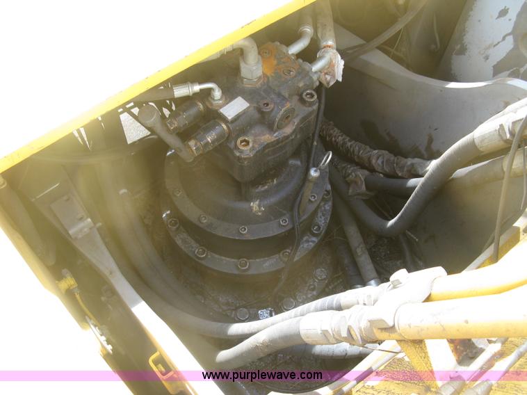 image for item J2815 2003 John Deere 270C LC excavator