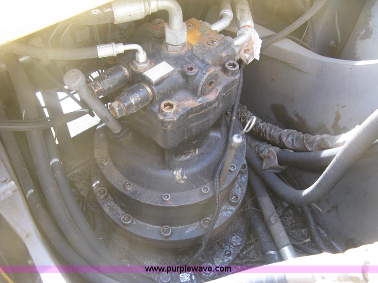 image for item J2815 2003 John Deere 270C LC excavator