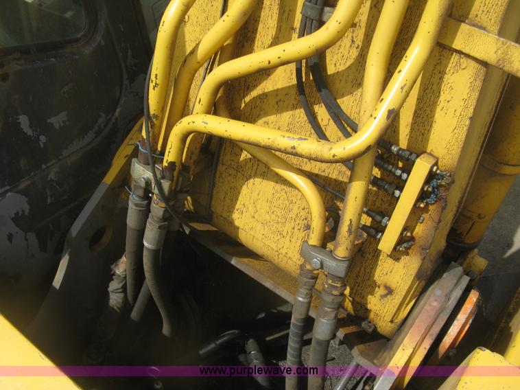 image for item J2815 2003 John Deere 270C LC excavator