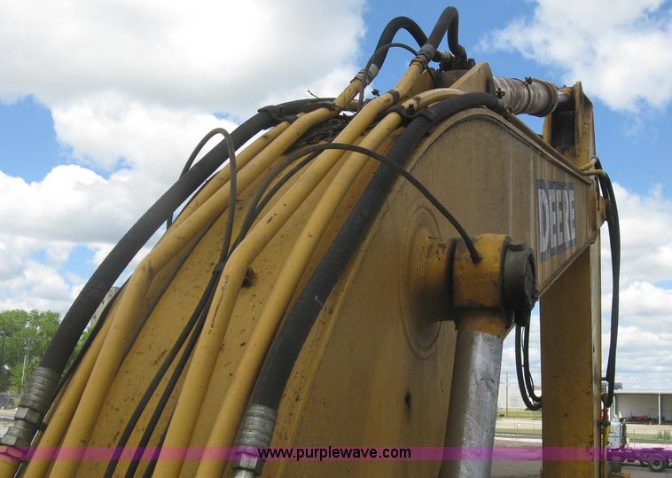 image for item J2815 2003 John Deere 270C LC excavator