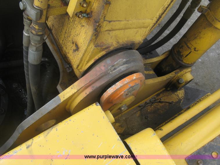 image for item J2815 2003 John Deere 270C LC excavator