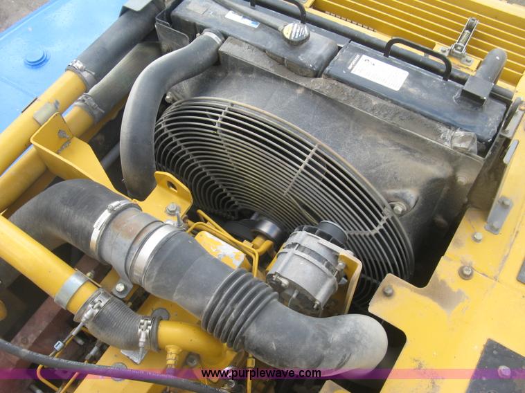 image for item J2815 2003 John Deere 270C LC excavator