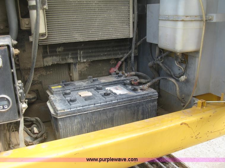 image for item J2815 2003 John Deere 270C LC excavator