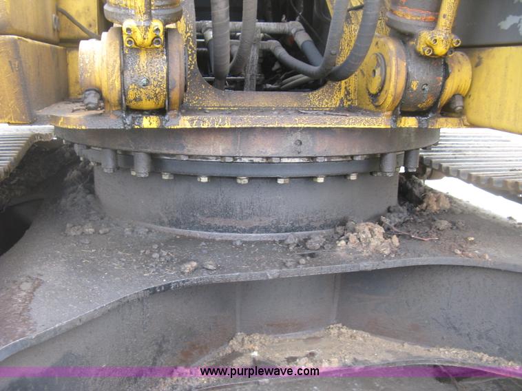 image for item J2815 2003 John Deere 270C LC excavator