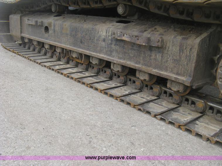 image for item J2815 2003 John Deere 270C LC excavator