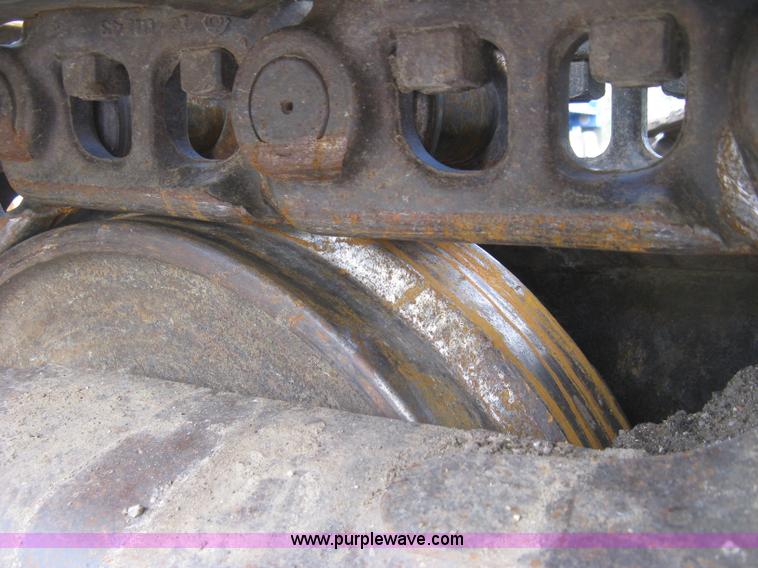 image for item J2815 2003 John Deere 270C LC excavator