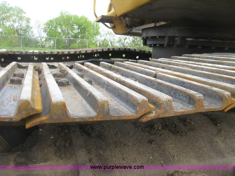 image for item J2815 2003 John Deere 270C LC excavator