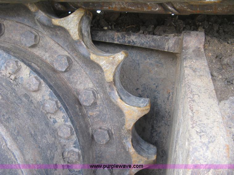 image for item J2815 2003 John Deere 270C LC excavator