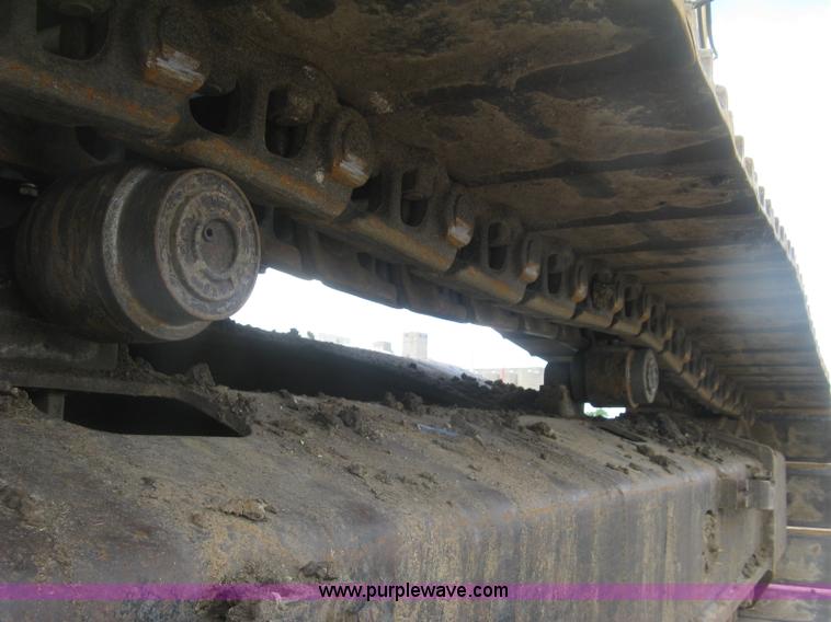 image for item J2815 2003 John Deere 270C LC excavator