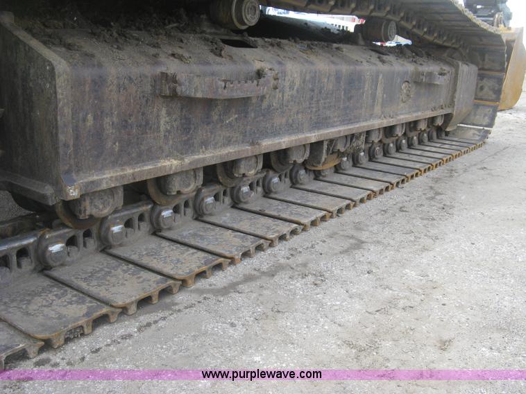 image for item J2815 2003 John Deere 270C LC excavator