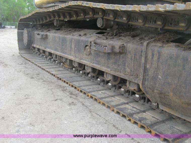 image for item J2815 2003 John Deere 270C LC excavator