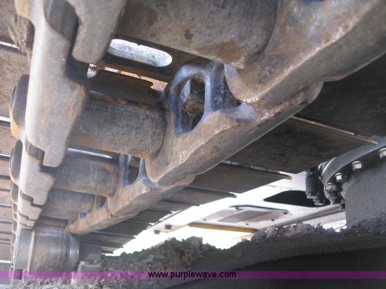 image for item J2815 2003 John Deere 270C LC excavator