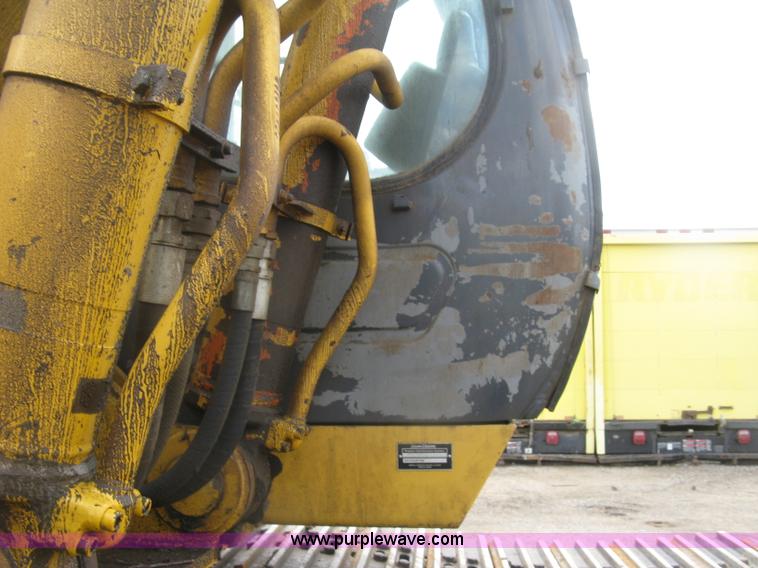 image for item J2815 2003 John Deere 270C LC excavator