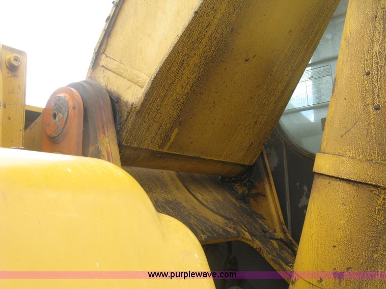 image for item J2815 2003 John Deere 270C LC excavator