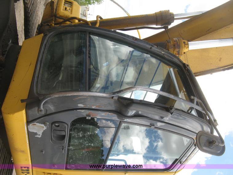 image for item J2815 2003 John Deere 270C LC excavator