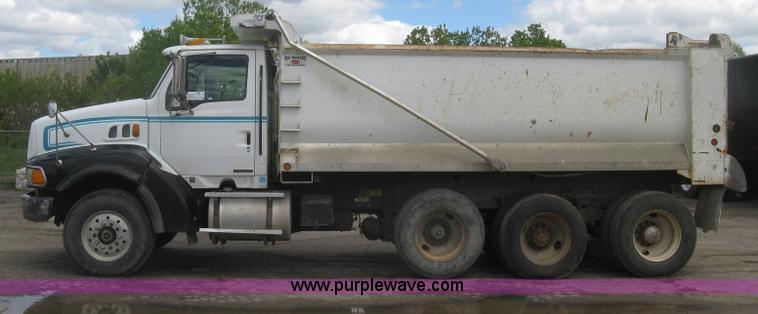 image for item J2816 2000 Sterling L9500 dump truck